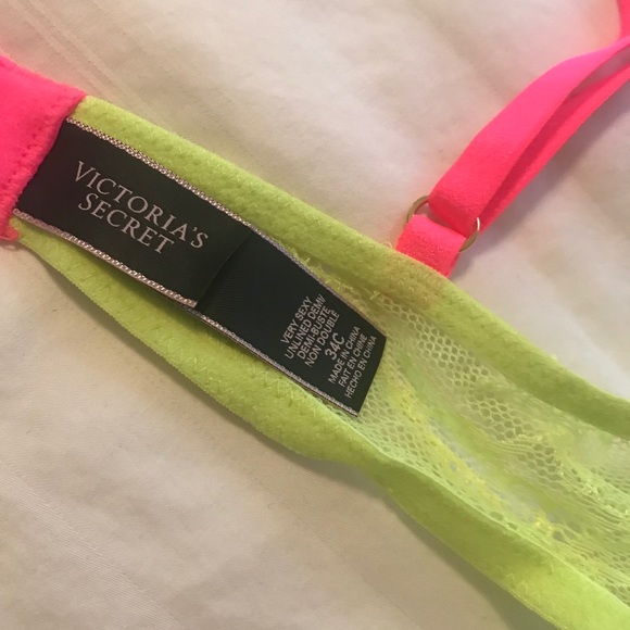 Victoria Secret complete lace bra - Picture 3 of 3